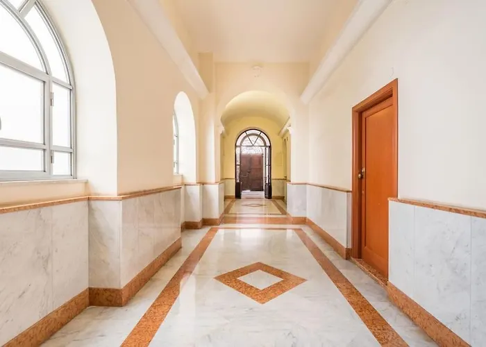 Apartment House Of Cardinals